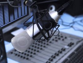 گفت و گوی اختصاص رادیو اقتصاد با محمد چراغی